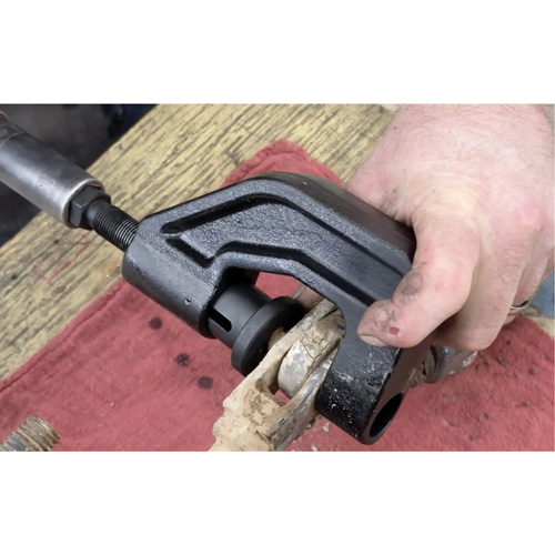 Presse-axe de chape de frein pour camions de classes 6 &agrave; 8 Ontario Safety Products