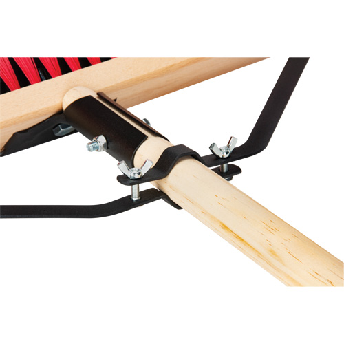 Balai-brosse &agrave; manche renforc&eacute;, 18", Moyen, Soies PVC Ontario Safety Products