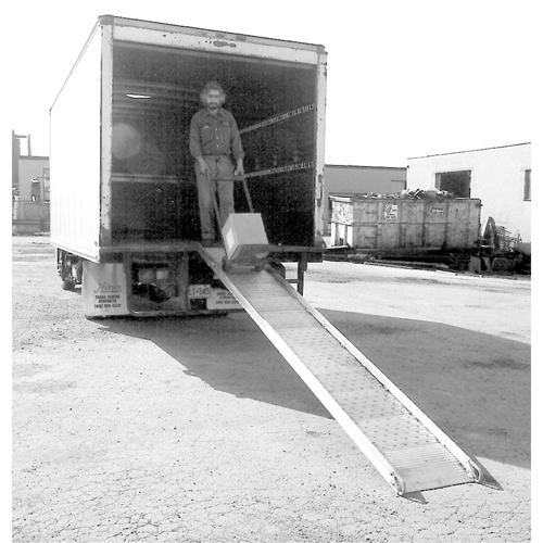 Passerelles en aluminium a/dessus perfor&eacute; &agrave; rainures, Capacit&eacute; de 1500 lb, 24" la x 12' lo Ontario Safety Products