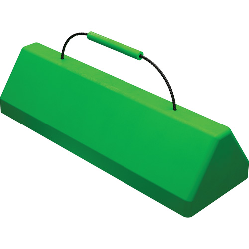 Cale de roue pour avion Checkers Safety SafeRay avec poign&eacute;e &agrave; c&acirc;ble, Ur&eacute;thane, Vert fluorescent, 24" la x 8" p x 6" h Ontario Safety Products