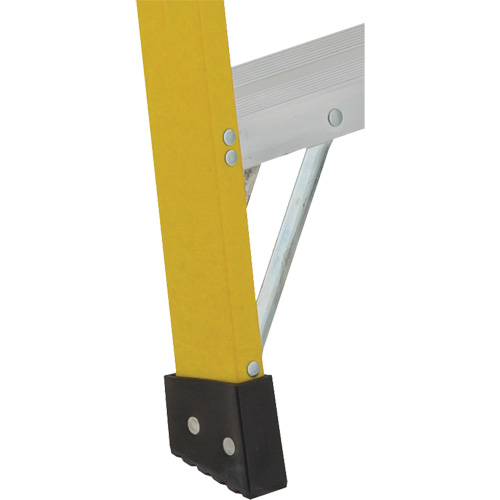 Industrial Heavy-Duty Stepladders (6900 Series), 4', Fibreglass, 300 lbs. Capacity, Type 1A Ontario Safety Products