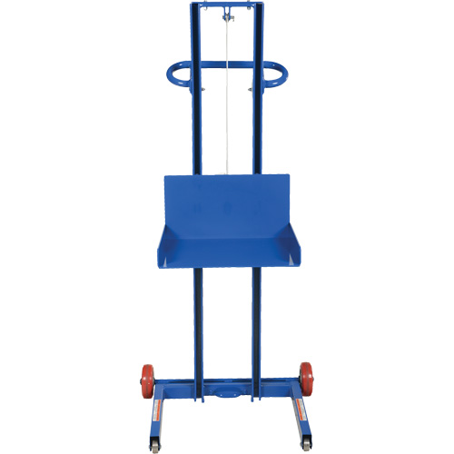 Plateforme &eacute;l&eacute;vatrice &agrave; profil bas pour charge l&eacute;g&egrave;re, M&eacute;canisme Treuil manuel, Capacit&eacute; de 400 lb, Levage max de 55" Ontario Safety Products