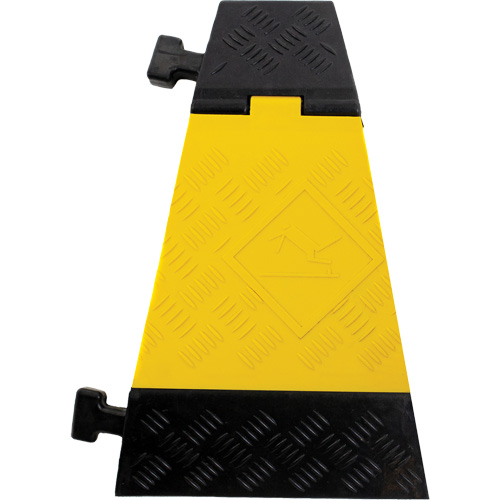 Protecteur de c&acirc;ble tourne-&agrave;-droite robuste Powerhouse, 3 canaux, 12" lo x 19,75" la x 3" h Ontario Safety Products