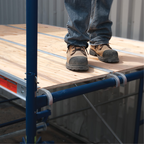 Tour d'&eacute;chafaudage compl&egrave;te avec roulettes, 69-1/2" p x 178" h Ontario Safety Products