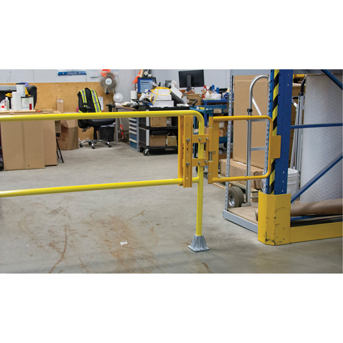 Barri&egrave;re &agrave; bascule de s&eacute;curit&eacute;, 21" h x 16" - 26" la Ontario Safety Products