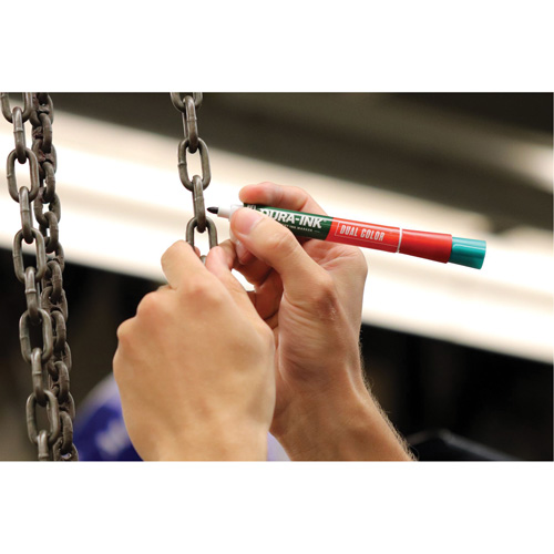 Marqueur &agrave; encre permanente et double couleur Markal Dura-Ink, Vert/Rouge, Pointe Ronde Ontario Safety Products
