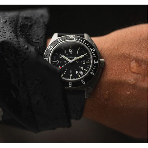 Montre Steel Navigator avec date sur ensemble bracelet en caoutchouc noir de trois morceaux, Num&eacute;rique, &agrave; piles, 41 mm, Noir Ontario Safety Products