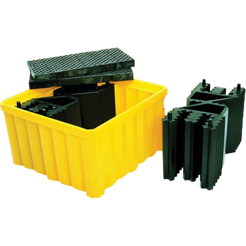 Palette antid&eacute;versement avec drain Ultra-IBC Spill Pallet , Capacit&eacute; de d&eacute;versement 400 gal. US, 58,75" x 58,75" x 33" Ontario Safety Products