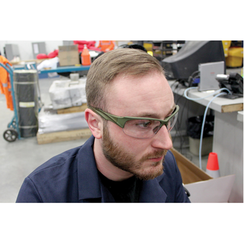 Lunettes de s&eacute;curit&eacute; s&eacute;rie Z2000, Lentille Transparent, Anti-&eacute;gratignures, R&eacute;pond ou surpasse la norme CSA Z94.3 Ontario Safety Products