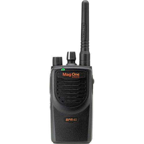 Radio portative de s&eacute;rie BPR40, Bande UHF/VHF, 16 canaux, Port&eacute;e 300 000 pi² Ontario Safety Products