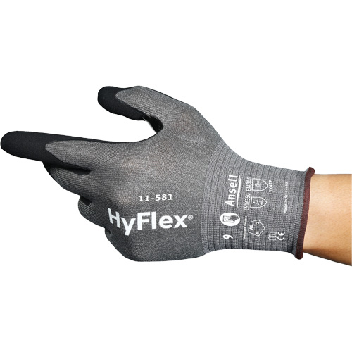Gants industriels ultral&eacute;gers 11-581 HyFlex, Taille 6, Calibre 21, Rev&ecirc;tement Nitrile, Enveloppe en Nylon/PEHP/Tungst&egrave;ne/Spandex, ASTM ANSI niveau A6 Ontario Safety Products