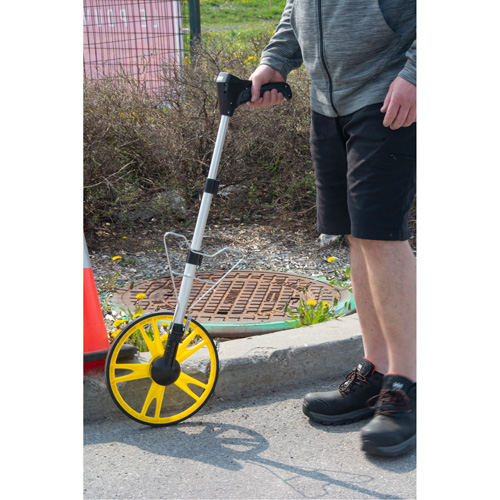 Roue d'arpentage num&eacute;rique, 12,5"/31,8 cm, Gamme de 99999,9 m, Pieds/m&egrave;tres Ontario Safety Products