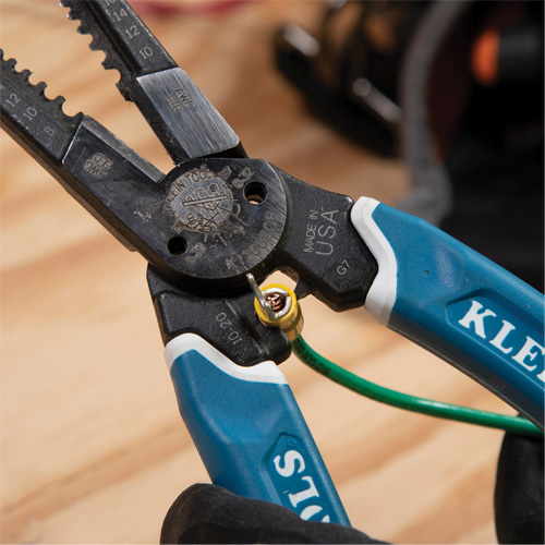 Klein-Kurve&reg; Heavy-Duty Wire Stripper, Cutter & Crimper Multi-Tool, 8-1/4" L, 8 - 20 AWG Ontario Safety Products