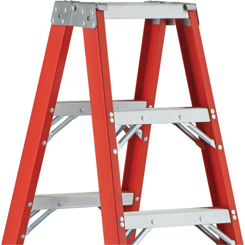 Escabeaux industriels extra robustes &agrave; deux c&ocirc;t&eacute;s de s&eacute;rie 6600 AA, Fibre de verre, 375 lb Capacit&eacute;e, 4' Ontario Safety Products