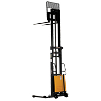 Gerbeur pour chariot &eacute;l&eacute;vateur, Fonctionnement &eacute;lectrique, Capacit&eacute; 2000 lb, Lev&eacute;e max 137" Ontario Safety Products