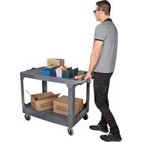 Chariot utilitaire pour l'entretien avec tablette plate, 2 tiers, 25-1/4" x 32-1/4" x 44", Capacit&eacute; 550 lb Ontario Safety Products