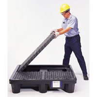 Ultra-Spill Pallet mod&egrave;le &eacute;conomique, 4 barils, Capacit&eacute; de d&eacute;versement 66 gal. US, 53" x 53" x 11,8" Ontario Safety Products