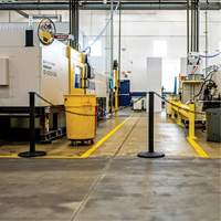 Ensemble de montants industriels avec chaîne en plastique, Hauteur de 37", Rouge Ontario Safety Products