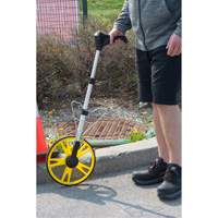 Roue d'arpentage num&eacute;rique, 12,5"/31,8 cm, Gamme de 99999,9 m, Pieds/m&egrave;tres Ontario Safety Products