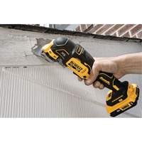 XR<sup>®</sup> Brushless Cordless 3-Speed Oscillating Multi-Tool Kit, 20 V, Lithium-Ion UAL178 | Ontario Safety Product