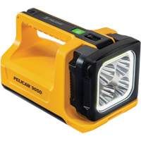 Lampe de poche lanterne haute performance 9050, DEL, 3369 lumens, 2,75 hres de fonctionnement, piles Rechargeable/AA, Compris XJ141 | Ontario Safety Product